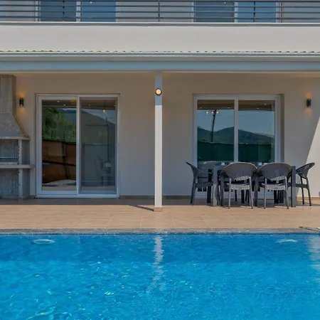 Vila Esmeralda, Jakuzili Cocuk Havuzlu Lueks Fethiye