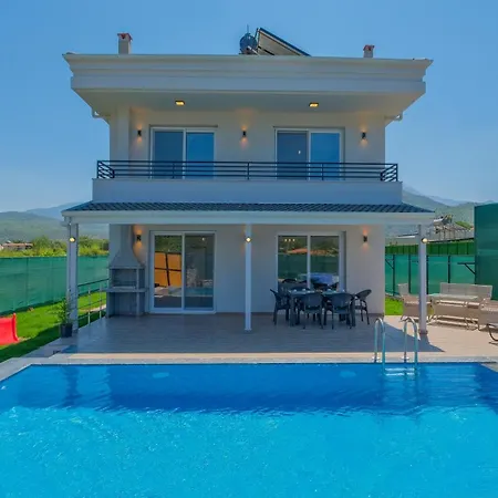 Vila Esmeralda, Jakuzili Cocuk Havuzlu Lueks Fethiye